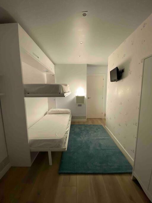 Apartamento A 100Metros De La Playa De San Lorenzo Хихон Экстерьер фото